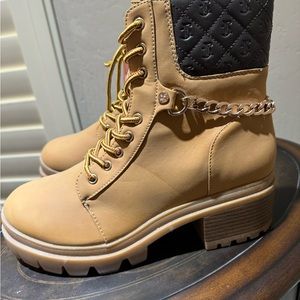 Juicy Couture Question Womens brown / tan hiking Boots with chains  11M NEW NWT